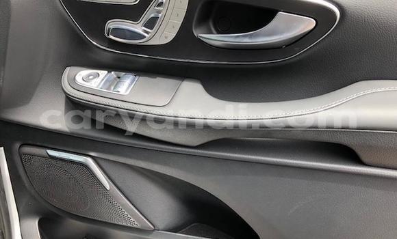 Acheter Occasion Voiture Mercedes‒Benz V-klasse Blanc à Lusaka, Zambie Acheter Occasion Voiture Mercedes‒Benz V-klasse Blanc à Lusaka, Zambie