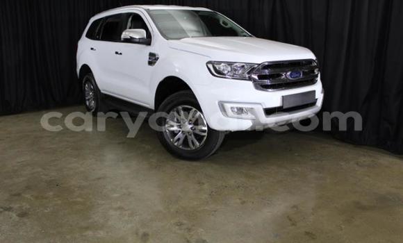 Acheter Occasion Voiture Ford Everest Blanc à Lusaka, Zambie Acheter Occasion Voiture Ford Everest Blanc à Lusaka, Zambie