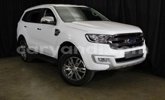 Acheter Occasion Voiture Ford Everest Blanc à Lusaka, Zambie Acheter Occasion Voiture Ford Everest Blanc à Lusaka, Zambie