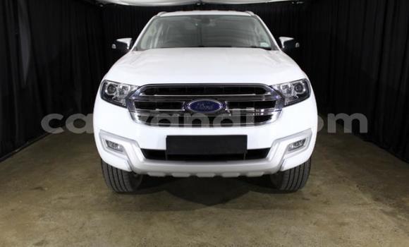 Acheter Occasion Voiture Ford Everest Blanc à Lusaka, Zambie Acheter Occasion Voiture Ford Everest Blanc à Lusaka, Zambie