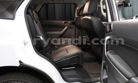 Acheter Occasion Voiture Ford Everest Blanc à Lusaka, Zambie Acheter Occasion Voiture Ford Everest Blanc à Lusaka, Zambie