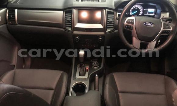 Acheter Occasion Voiture Ford Everest Blanc à Lusaka, Zambie Acheter Occasion Voiture Ford Everest Blanc à Lusaka, Zambie