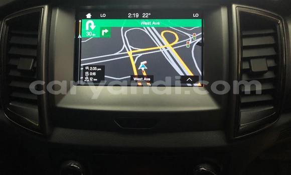 Acheter Occasion Voiture Ford Everest Blanc à Lusaka, Zambie Acheter Occasion Voiture Ford Everest Blanc à Lusaka, Zambie