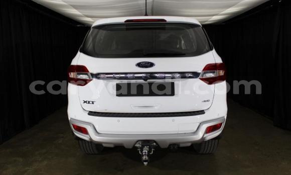 Acheter Occasion Voiture Ford Everest Blanc à Lusaka, Zambie Acheter Occasion Voiture Ford Everest Blanc à Lusaka, Zambie