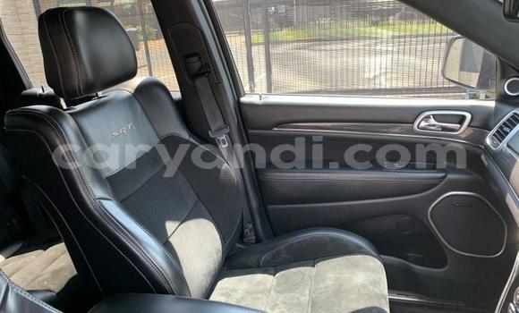 Acheter Occasion Voiture Jeep Grand Cherokee SRT8 Blanc à Lusaka, Zambie Acheter Occasion Voiture Jeep Grand Cherokee SRT8 Blanc à Lusaka, Zambie