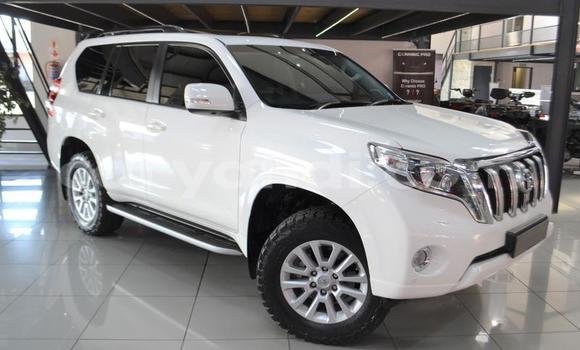 Acheter Occasion Voiture Toyota Land Cruiser Prado Blanc à Lusaka, Zambie Acheter Occasion Voiture Toyota Land Cruiser Prado Blanc à Lusaka, Zambie
