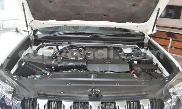 Acheter Occasion Voiture Toyota Land Cruiser Prado Blanc à Lusaka, Zambie Acheter Occasion Voiture Toyota Land Cruiser Prado Blanc à Lusaka, Zambie