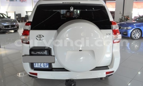 Acheter Occasion Voiture Toyota Land Cruiser Prado Blanc à Lusaka, Zambie Acheter Occasion Voiture Toyota Land Cruiser Prado Blanc à Lusaka, Zambie