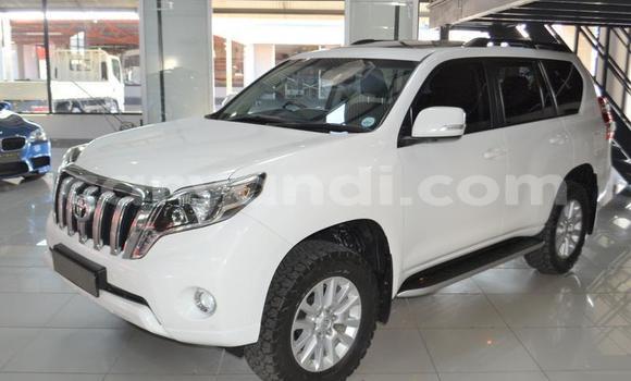 Acheter Occasion Voiture Toyota Land Cruiser Prado Blanc à Lusaka, Zambie Acheter Occasion Voiture Toyota Land Cruiser Prado Blanc à Lusaka, Zambie