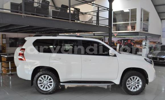 Acheter Occasion Voiture Toyota Land Cruiser Prado Blanc à Lusaka, Zambie Acheter Occasion Voiture Toyota Land Cruiser Prado Blanc à Lusaka, Zambie