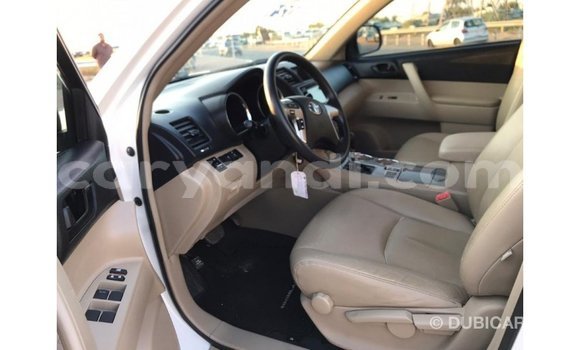 Buy Import Toyota Highlander White Car in Import - Dubai in Zambia Buy Import Toyota Highlander White Car in Import - Dubai in Zambia