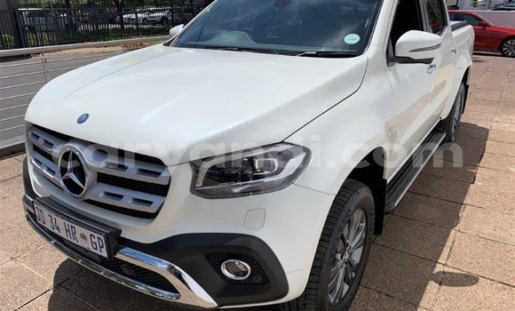 Tenga Tsaru Mercedes‒Benz X-klasse Concept Chena Mota in Chingola in Zambia Tenga Tsaru Mercedes‒Benz X-klasse Concept Chena Mota in Chingola in Zambia