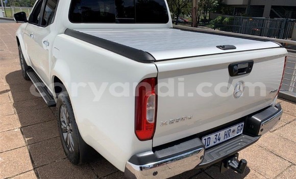 Tenga Tsaru Mercedes‒Benz X-klasse Concept Chena Mota in Chingola in Zambia Tenga Tsaru Mercedes‒Benz X-klasse Concept Chena Mota in Chingola in Zambia