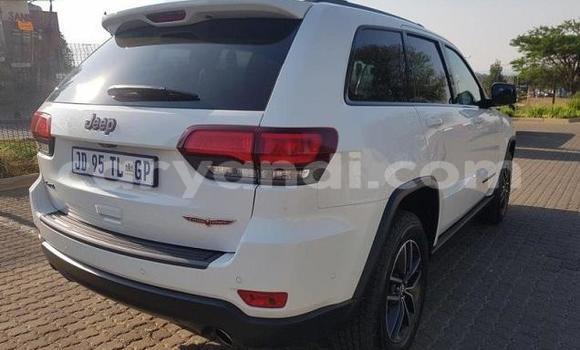 Buy Used Jeep Grand Cherokee SRT8 White Car in Chingola in Zambia Buy Used Jeep Grand Cherokee SRT8 White Car in Chingola in Zambia
