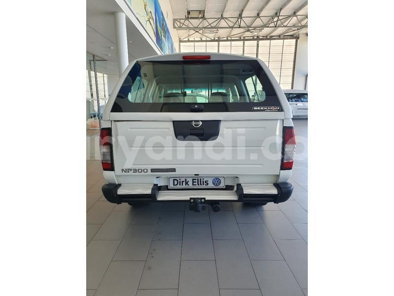 Big with watermark nissan hardbody zambia livingstone 9385