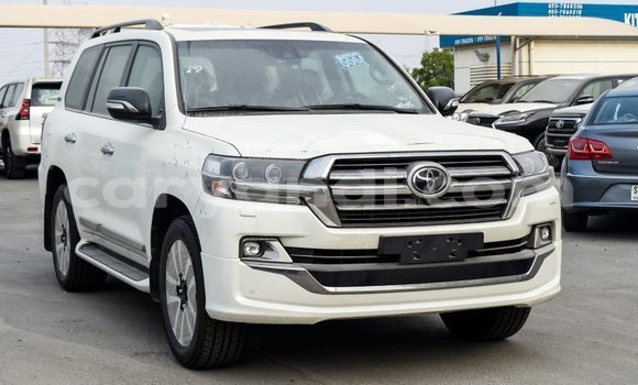 Acheter Import Voiture Toyota Land Cruiser Blanc à Import - Dubai, Zambie Acheter Import Voiture Toyota Land Cruiser Blanc à Import - Dubai, Zambie