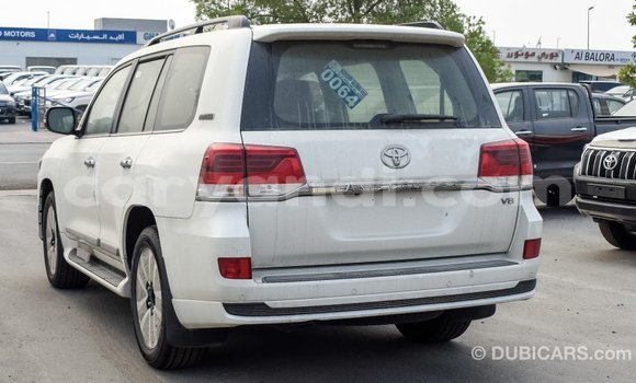 Acheter Import Voiture Toyota Land Cruiser Blanc à Import - Dubai, Zambie Acheter Import Voiture Toyota Land Cruiser Blanc à Import - Dubai, Zambie