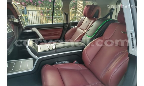 Tenga Imported Toyota Land Cruiser Nhema Mota in Import - Dubai in Zambia Tenga Imported Toyota Land Cruiser Nhema Mota in Import - Dubai in Zambia