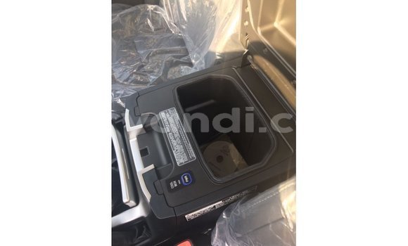 Tenga Imported Toyota Land Cruiser Nhema Mota in Import - Dubai in Zambia Tenga Imported Toyota Land Cruiser Nhema Mota in Import - Dubai in Zambia