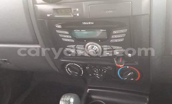 Acheter Occasion Voiture Isuzu KB Gris à Lusaka, Zambie Acheter Occasion Voiture Isuzu KB Gris à Lusaka, Zambie