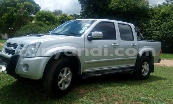 Acheter Occasion Voiture Isuzu KB Gris à Lusaka, Zambie Acheter Occasion Voiture Isuzu KB Gris à Lusaka, Zambie