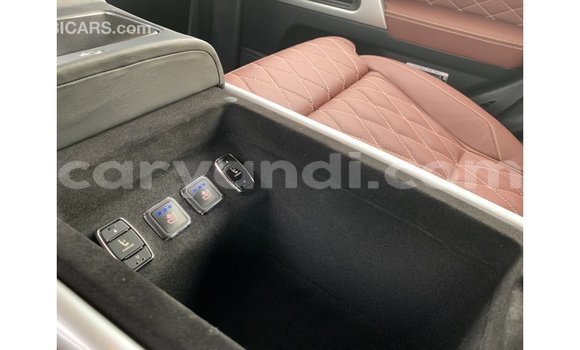 Acheter Import Voiture Toyota Land Cruiser Noir à Import - Dubai, Zambie Acheter Import Voiture Toyota Land Cruiser Noir à Import - Dubai, Zambie