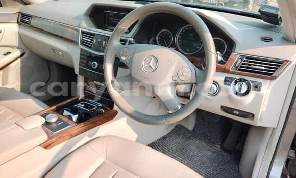 Nunua Ilio tumika Mercedes‒Benz E–Class Nyingine Gari ndani ya Lusaka nchini Zambia Nunua Ilio tumika Mercedes‒Benz E–Class Nyingine Gari ndani ya Lusaka nchini Zambia