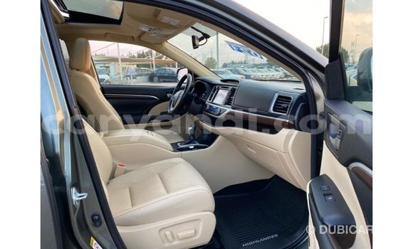 Buy Import Toyota Highlander Green Car in Import - Dubai in Zambia Buy Import Toyota Highlander Green Car in Import - Dubai in Zambia