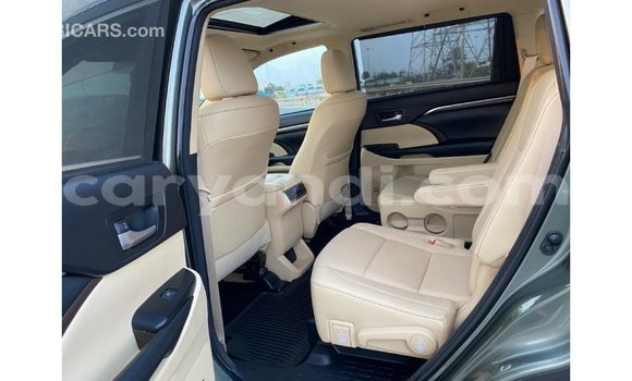 Buy Import Toyota Highlander Green Car in Import - Dubai in Zambia Buy Import Toyota Highlander Green Car in Import - Dubai in Zambia