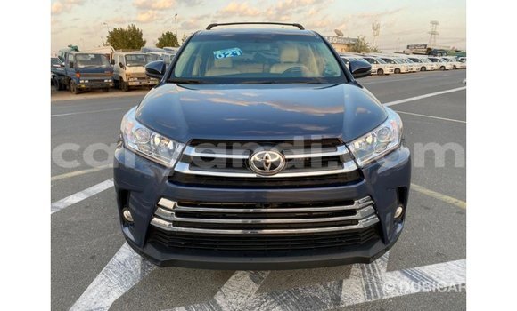 Acheter Import Voiture Toyota Highlander Bleu à Import - Dubai, Zambie Acheter Import Voiture Toyota Highlander Bleu à Import - Dubai, Zambie