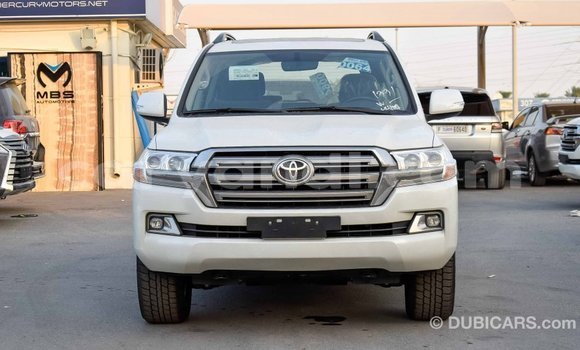 Tenga Imported Toyota Land Cruiser Chena Mota in Import - Dubai in Zambia Tenga Imported Toyota Land Cruiser Chena Mota in Import - Dubai in Zambia