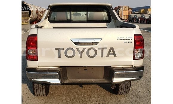 Tenga Imported Toyota Hilux Chena Mota in Import - Dubai in Zambia Tenga Imported Toyota Hilux Chena Mota in Import - Dubai in Zambia