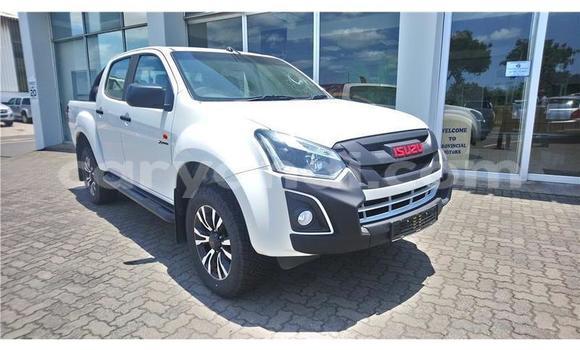 Buy Used Isuzu D–MAX White Car in Lusaka in Zambia Buy Used Isuzu D–MAX White Car in Lusaka in Zambia