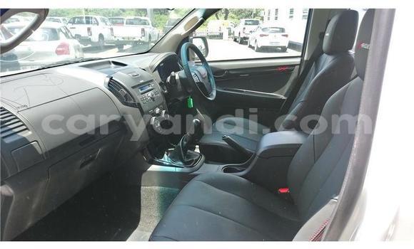 Buy Used Isuzu D–MAX White Car in Lusaka in Zambia Buy Used Isuzu D–MAX White Car in Lusaka in Zambia