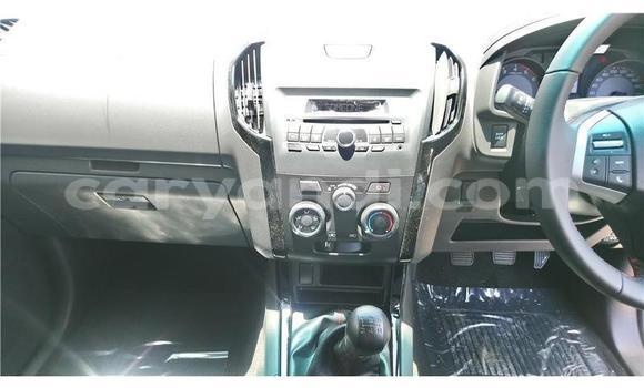 Buy Used Isuzu D–MAX White Car in Lusaka in Zambia Buy Used Isuzu D–MAX White Car in Lusaka in Zambia