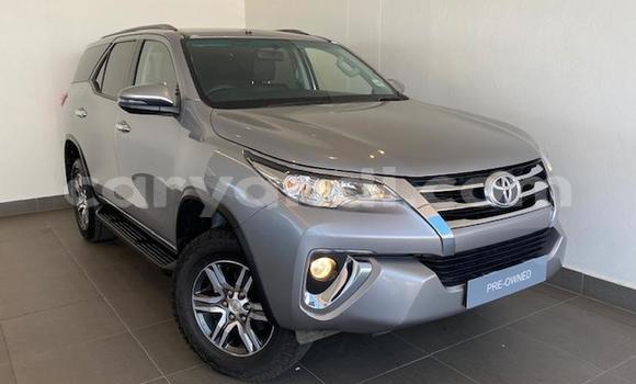 Nunua Ilio tumika Toyota Fortuner Fedha Gari ndani ya Lusaka nchini Zambia Nunua Ilio tumika Toyota Fortuner Fedha Gari ndani ya Lusaka nchini Zambia