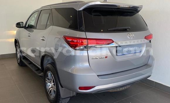 Nunua Ilio tumika Toyota Fortuner Fedha Gari ndani ya Lusaka nchini Zambia Nunua Ilio tumika Toyota Fortuner Fedha Gari ndani ya Lusaka nchini Zambia