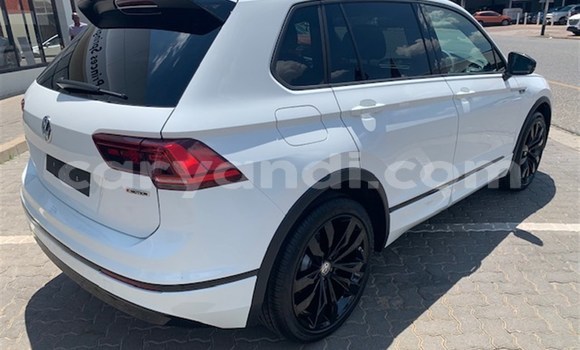 Buy Used Volkswagen Tiguan White Car in Livingstone in Zambia Buy Used Volkswagen Tiguan White Car in Livingstone in Zambia