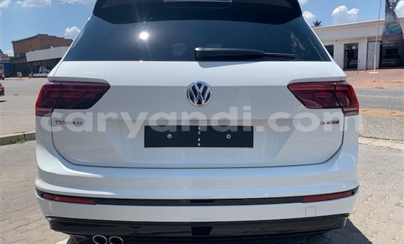 Buy Used Volkswagen Tiguan White Car in Livingstone in Zambia Buy Used Volkswagen Tiguan White Car in Livingstone in Zambia