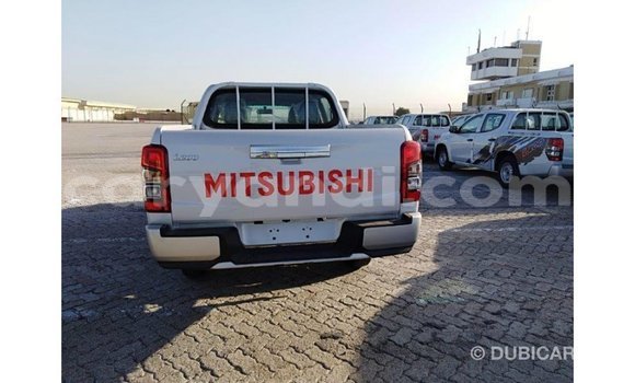 Tenga Imported Mitsubishi L200 Chena Mota in Import - Dubai in Zambia Tenga Imported Mitsubishi L200 Chena Mota in Import - Dubai in Zambia