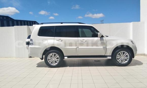 Acheter Occasion Voiture Mitsubishi Pajero Blanc à Mazabuka, Du sud Acheter Occasion Voiture Mitsubishi Pajero Blanc à Mazabuka, Du sud