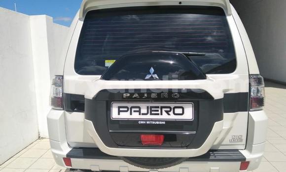 Acheter Occasion Voiture Mitsubishi Pajero Blanc à Mazabuka, Du sud Acheter Occasion Voiture Mitsubishi Pajero Blanc à Mazabuka, Du sud