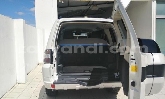 Acheter Occasion Voiture Mitsubishi Pajero Blanc à Mazabuka, Du sud Acheter Occasion Voiture Mitsubishi Pajero Blanc à Mazabuka, Du sud