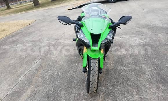 Buy Used Kawasaki Ninja ZX-10R Green Bike in Lusaka in Zambia Buy Used Kawasaki Ninja ZX-10R Green Bike in Lusaka in Zambia