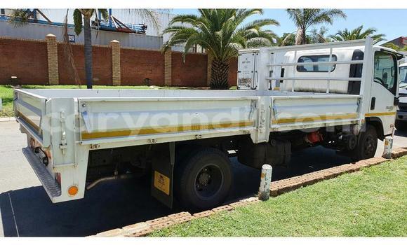 Buy Used Isuzu FTR 850 White Truck in Mazabuka in Southern Buy Used Isuzu FTR 850 White Truck in Mazabuka in Southern