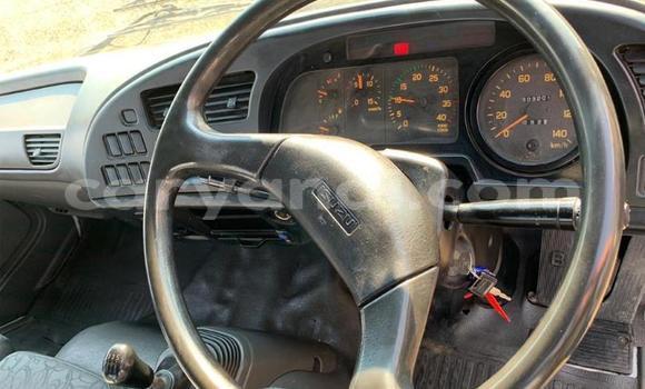 Nunua Ilio tumika Isuzu FTR 850 Nyeupe Lori ndani ya Mazabuka nchini Kusini Nunua Ilio tumika Isuzu FTR 850 Nyeupe Lori ndani ya Mazabuka nchini Kusini