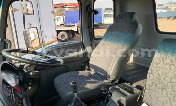 Nunua Ilio tumika Isuzu FTR 850 Nyeupe Lori ndani ya Mazabuka nchini Kusini Nunua Ilio tumika Isuzu FTR 850 Nyeupe Lori ndani ya Mazabuka nchini Kusini
