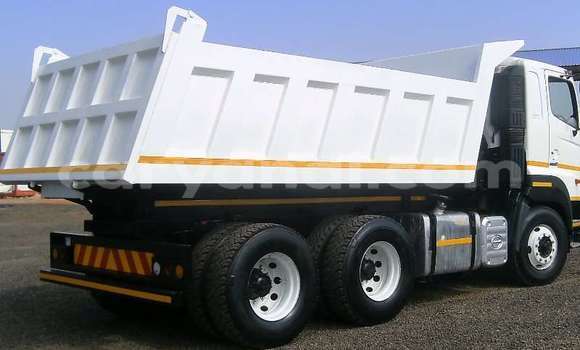 Nunua Ilio tumika Hino Ranger Nyeupe Lori ndani ya Livingstone nchini Zambia Nunua Ilio tumika Hino Ranger Nyeupe Lori ndani ya Livingstone nchini Zambia