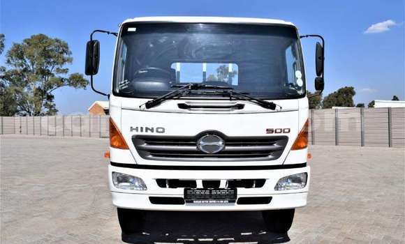 Acheter Occasion Utilitaire Hino Ranger Blanc à Livingstone, Zambie Acheter Occasion Utilitaire Hino Ranger Blanc à Livingstone, Zambie