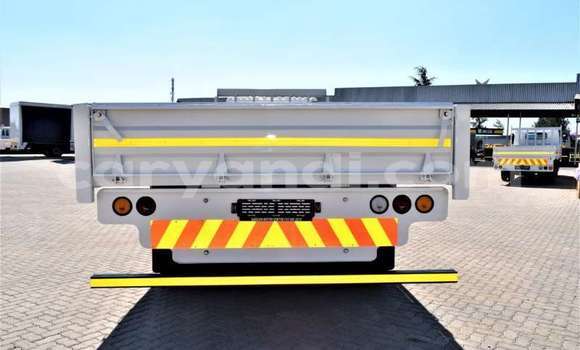 Acheter Occasion Utilitaire Hino Ranger Blanc à Livingstone, Zambie Acheter Occasion Utilitaire Hino Ranger Blanc à Livingstone, Zambie